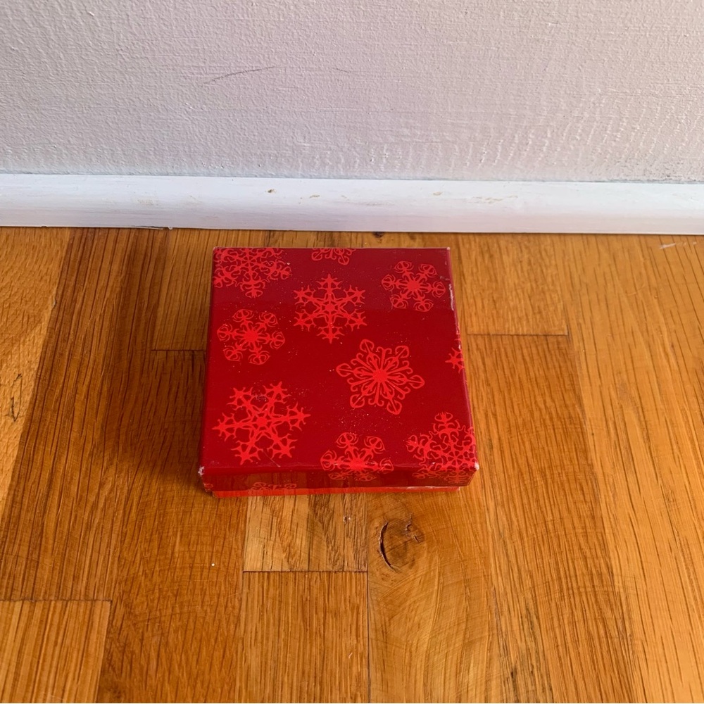 Snowflake Christmas Gift Box Red Snow Winter